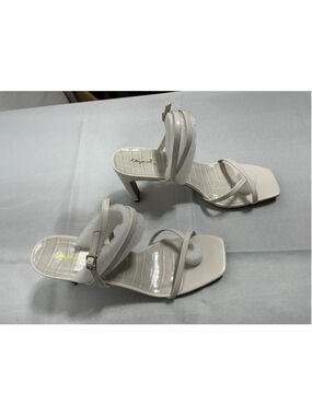 Womans New Qupid Kaylee-04 Slingback Strappy Sandals Size 9 Off White